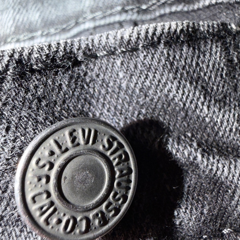 Levi's Charcoal Buttoned Denim - Picture 4 of 6